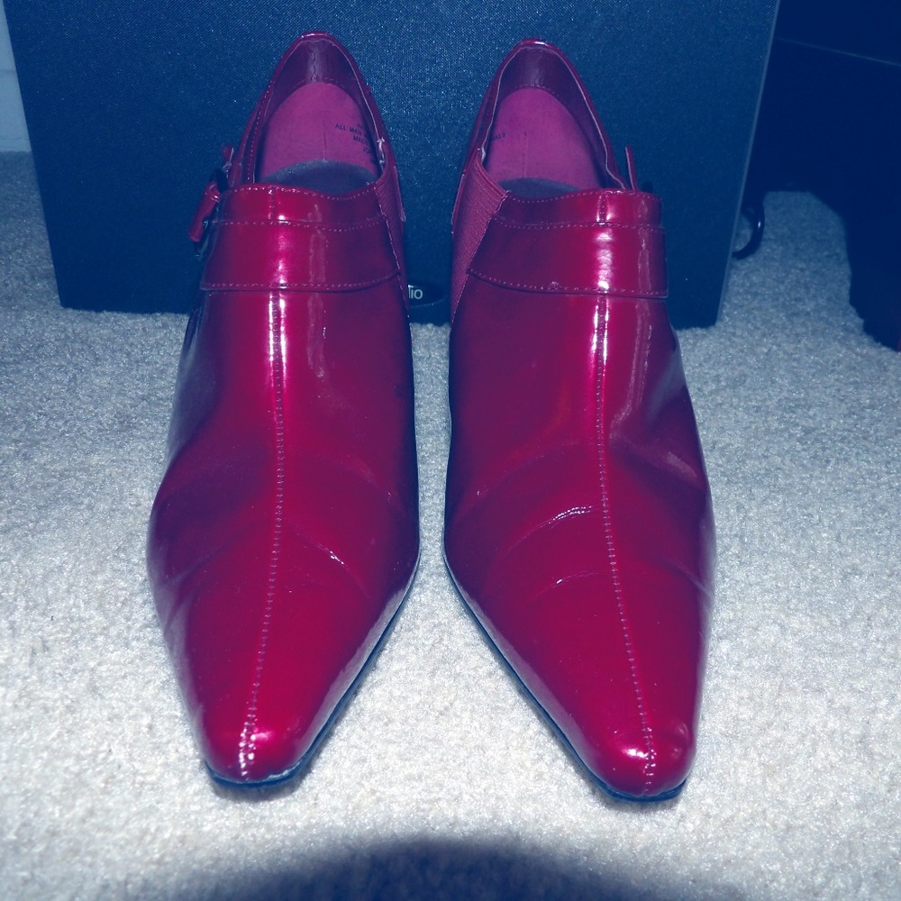 AK Anne Klein Burgundy Patent bootie iflex